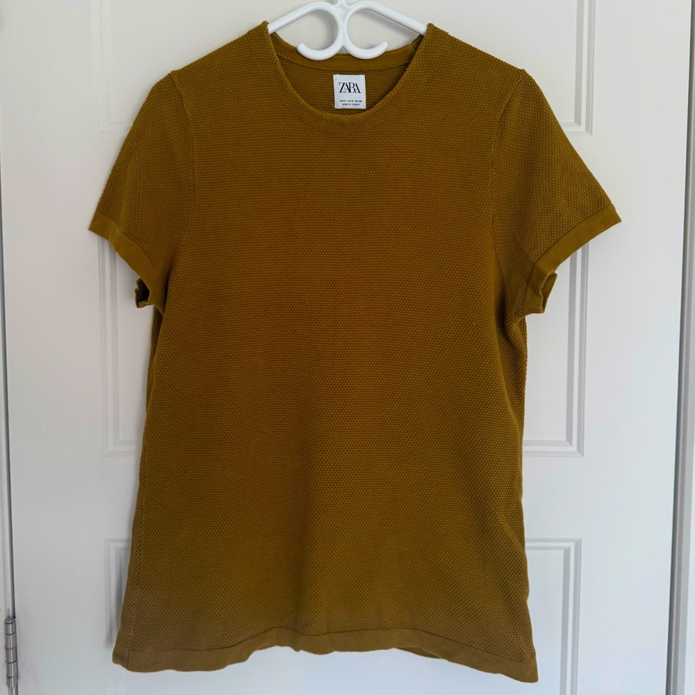 ZARA MEN SMALL TSHIRT ORANGE/AMBER
